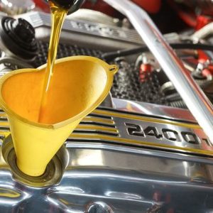 Oil Change – Full Service in Abu Dhabi | Dubai Trades Automotive Services Shop Online at Special Price from Dubai Trades