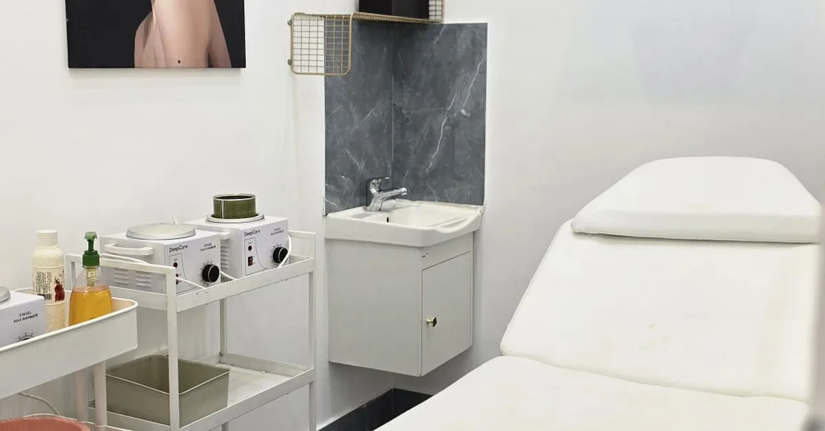 Buy Body Waxing For Full-arm, Full-leg & Underarm + Opt Eyebrow & Upperlip in Dubai | Dubai Trades Now at Special Price in DubaiTrades.com 3 Body Waxing For Full-arm, Full-leg & Underarm + Opt Eyebrow & Upperlip in Dubai | Dubai Trades Beauty Treatments Shop Online at Special Price from Dubai Trades 3