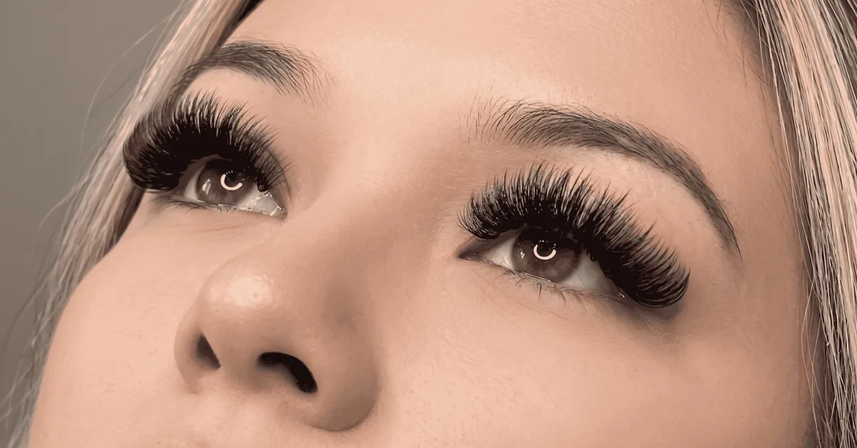 Buy Effortless Glamour With 2d/3d Hybrid Or Russian Mega Volume Lashes in Dubai | Dubai Trades Now at Special Price in DubaiTrades.com 5 Effortless Glamour With 2d/3d Hybrid Or Russian Mega Volume Lashes in Dubai | Dubai Trades Beauty Treatments Shop Online at Special Price from Dubai Trades 5