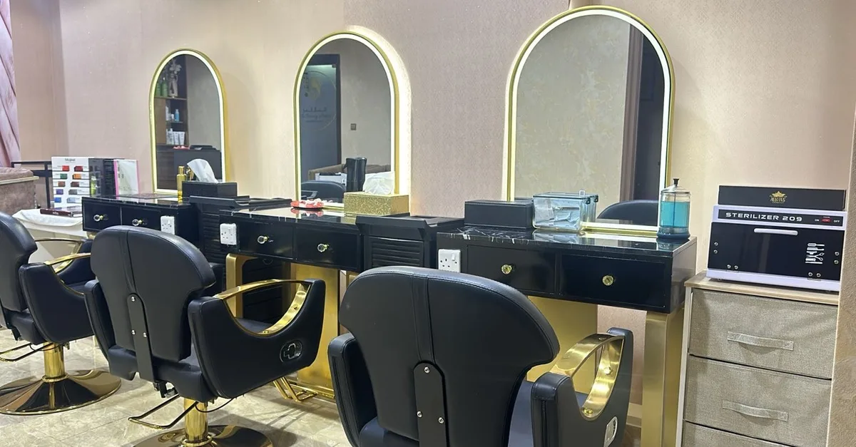 Buy Enhance With 60-min Diamond/Gold Facial With Optional Eyebrow Shaping in Abu Dhabi | Dubai Trades Now at Special Price in DubaiTrades.com 4 Enhance With 60-min Diamond/Gold Facial With Optional Eyebrow Shaping in Abu Dhabi | Dubai Trades Beauty Treatments Shop Online at Special Price from Dubai Trades 4