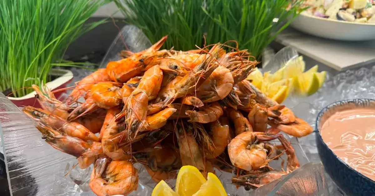 Buy Enjoy A 5-star Seafood Buffet… in Abu Dhabi | Dubai Trades Now at Special Price in DubaiTrades.com 4 Enjoy A 5-star Seafood Buffet… in Abu Dhabi | Dubai Trades Food, Grocery & Dining Shop Online at Special Price from Dubai Trades 4