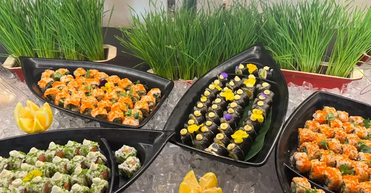 Buy Enjoy A 5-star Seafood Buffet… in Abu Dhabi | Dubai Trades Now at Special Price in DubaiTrades.com 5 Enjoy A 5-star Seafood Buffet… in Abu Dhabi | Dubai Trades Food, Grocery & Dining Shop Online at Special Price from Dubai Trades 5