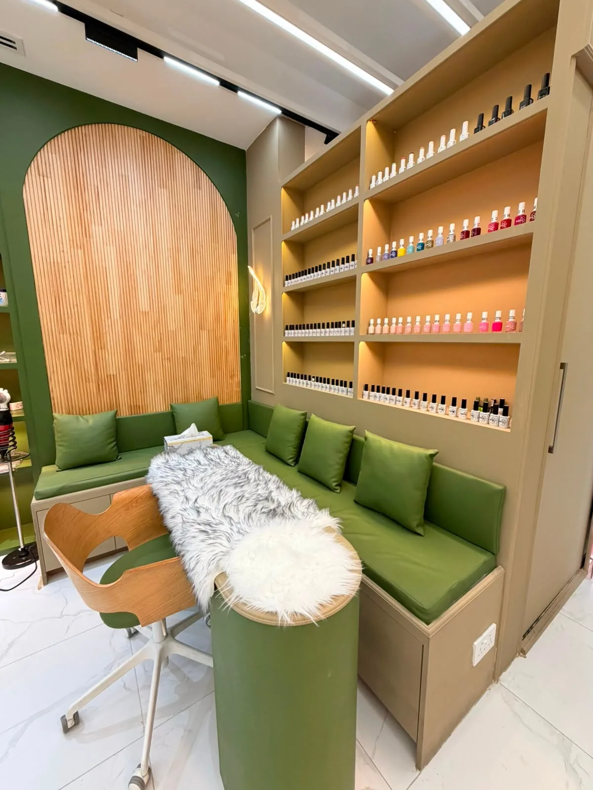 Buy Get Classic, Gelish, Or French… in Dubai | Dubai Trades Now at Special Price in DubaiTrades.com 2 Get Classic, Gelish, Or French… in Dubai | Dubai Trades Beauty Treatments Shop Online at Special Price from Dubai Trades 2