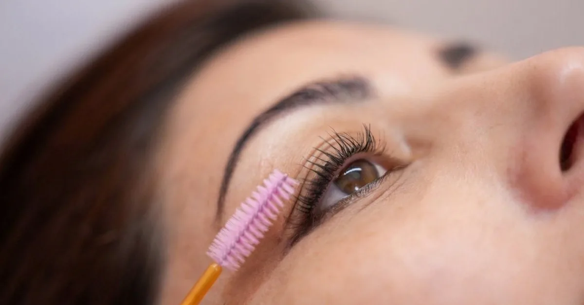 Buy Lash And Brow Treatments For… in Abu Dhabi | Dubai Trades Now at Special Price in DubaiTrades.com 4 Lash And Brow Treatments For… in Abu Dhabi | Dubai Trades Beauty Treatments Shop Online at Special Price from Dubai Trades 4
