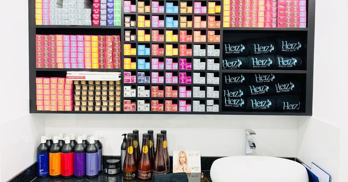 Buy Manicure And Pedicure in Dubai | Dubai Trades Now at Special Price in DubaiTrades.com 5 Manicure And Pedicure in Dubai | Dubai Trades Beauty Treatments Shop Online at Special Price from Dubai Trades 5