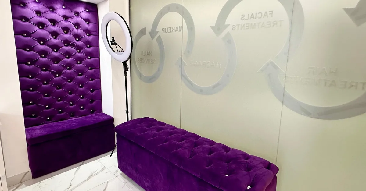 Buy Manicure And Pedicure Or Nail Extensions At Qasr Al Ameerah in Dubai | Dubai Trades Now at Special Price in DubaiTrades.com 4 Manicure And Pedicure Or Nail Extensions At Qasr Al Ameerah in Dubai | Dubai Trades Beauty Treatments Shop Online at Special Price from Dubai Trades 4